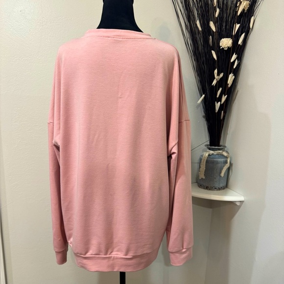 Cozy "Bunny Mom" Pink Sweatshirt - size 2XL Perfect for Animal Lovers - Picture 5 of 9